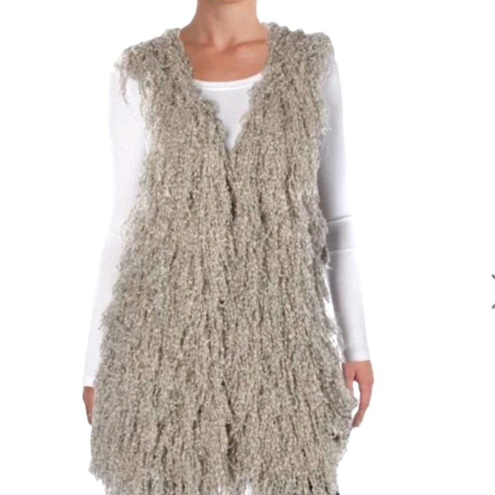 NWT, ii SISTERS KNITTED VEST
